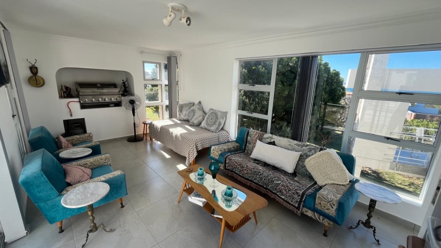 3 Bedroom Property for Sale in Wavecrest Eastern Cape